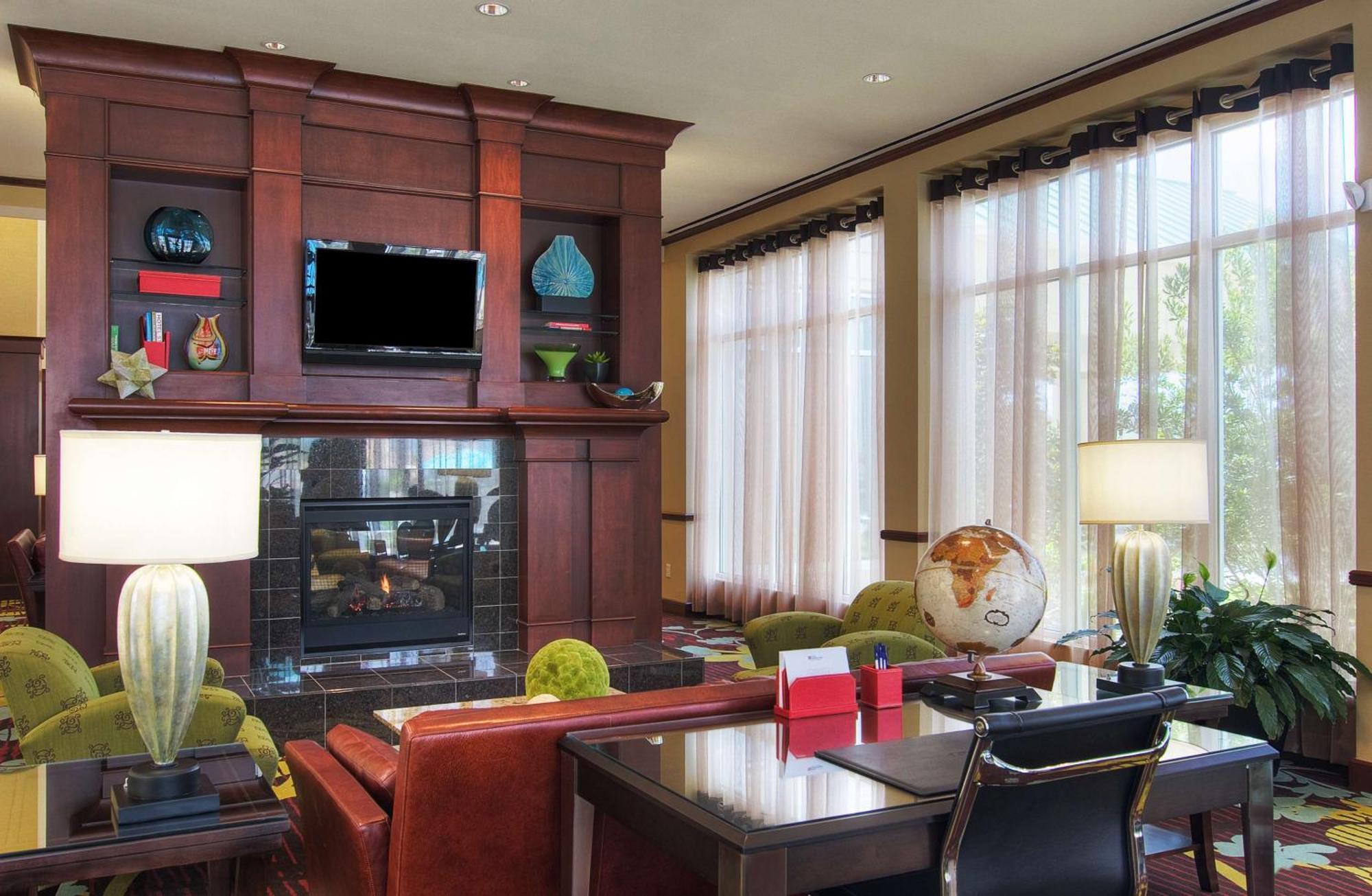 Hilton Garden Houston-pearland 3*